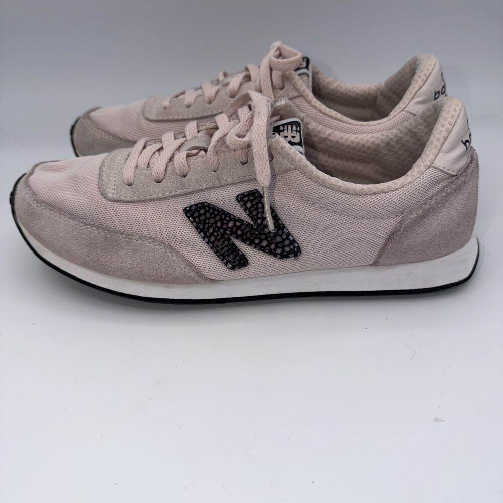 New Balance Womens 410 Classic Pink Tennis Shoes Sneakers sz. 8.5 Balletcore - Picture 3 of 9